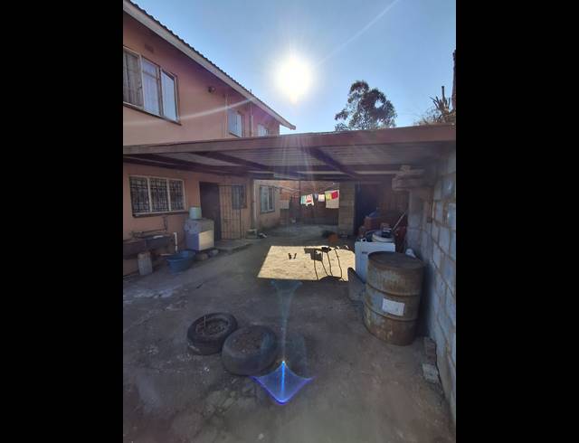5 BEDROOM FREESTANDING FOR SALE IN EASTWOOD